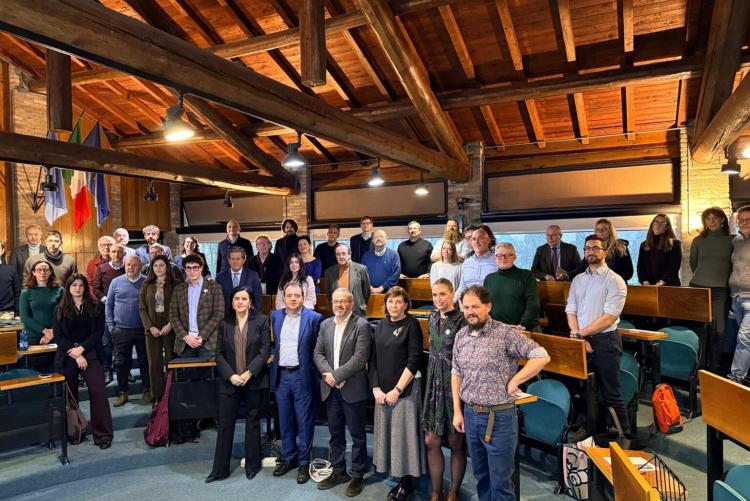 Foto_PoGrande_._Collettiva_Assemblea